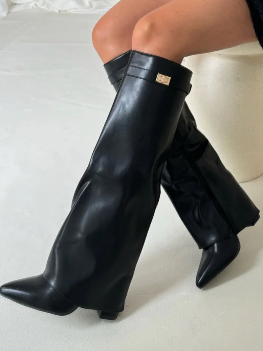 NOUVEAU RICHE Sephira | Damen Stiefel – Hochwertiges Suede, Goldene Akzente & Elegantes Design Schwarz Leder