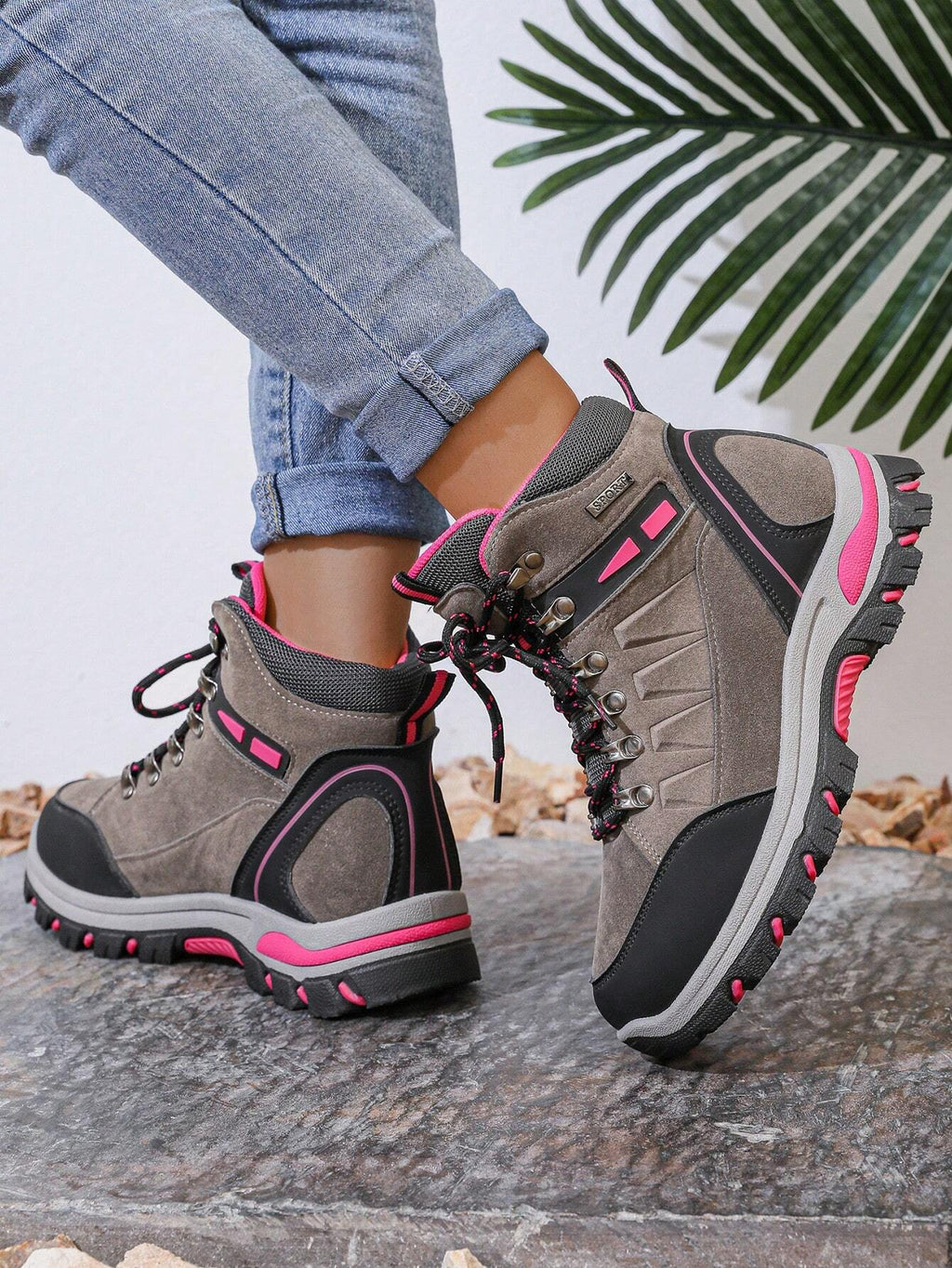 NOUVEAU RICHE Luna | Unisex Wanderschuh – Wetterfestes Design, Steilsicherer Grip & Langstrecken-Performance
