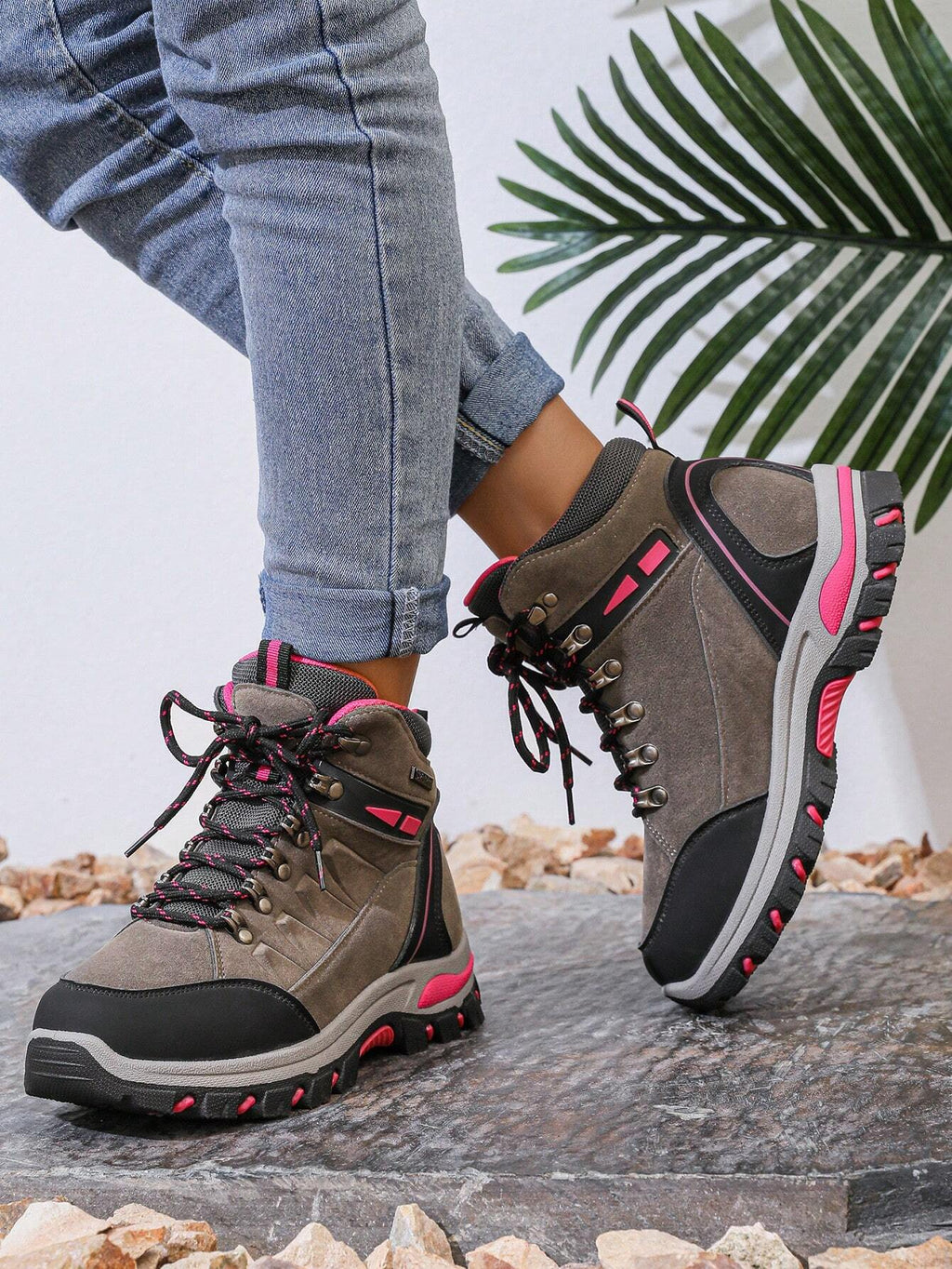 NOUVEAU RICHE Luna | Unisex Wanderschuh – Wetterfestes Design, Steilsicherer Grip & Langstrecken-Performance
