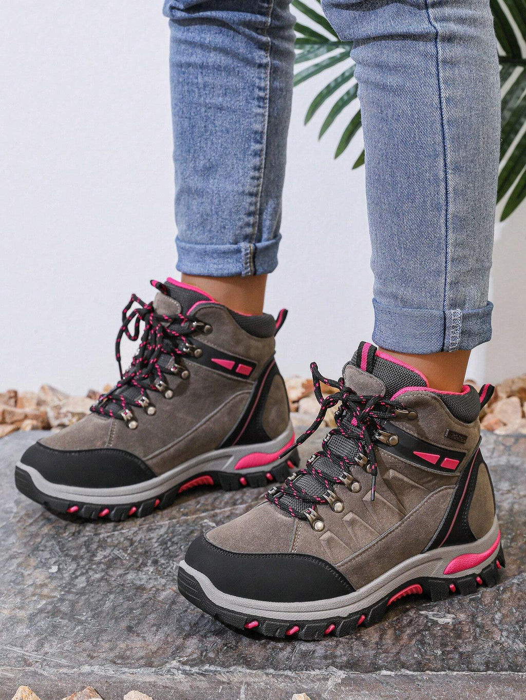 NOUVEAU RICHE Luna | Unisex Wanderschuh – Wetterfestes Design, Steilsicherer Grip & Langstrecken-Performance