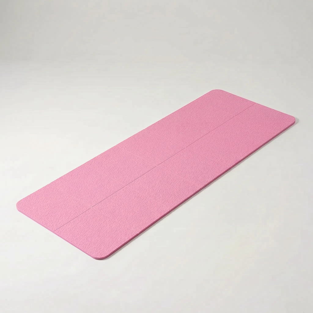NOUVEAU RICHE Faltbare Reise Yogamatte – Leichte 4 mm TPE Sportmatte, 183 x 61 cm, nur 500 g, kompakt faltbar, rutschfest, 6 Farben Rosa