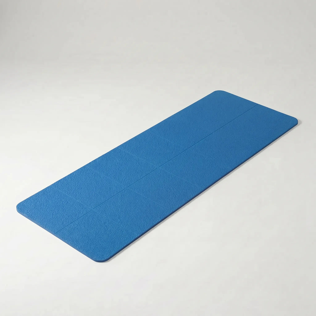 NOUVEAU RICHE Faltbare Reise Yogamatte – Leichte 4 mm TPE Sportmatte, 183 x 61 cm, nur 500 g, kompakt faltbar, rutschfest, 6 Farben Blau