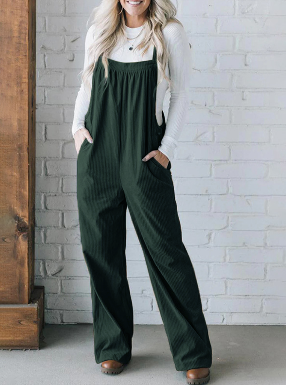 NOUVEAU RICHE Gemütlicher Damen Cord Overall mit Lockere Passform und Quadratischem Ausschnitt aus Weichem Geripptem Stoff Dunkelgrün