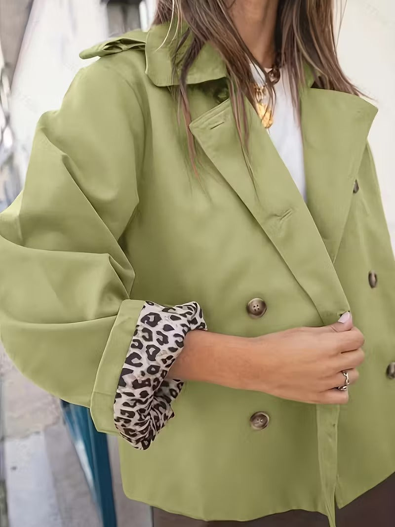 NOUVEAU RICHE Damen Trenchcoat Kurz – Knopfverschluss & Bedrucktes Futter