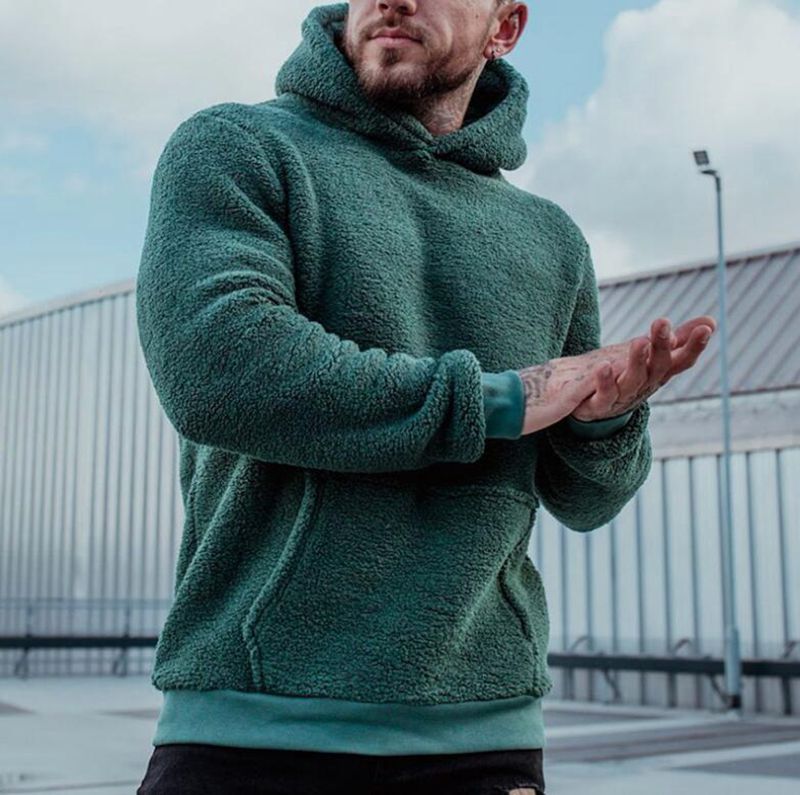 NOUVEAU RICHE Fleece Hoodie Für Herren Mit Kuscheligem Design Weich Und Bequem Ideal Zum Schichten Bei Kaltem Wetter Entspannte Passform Mit Kängurutasche Grün