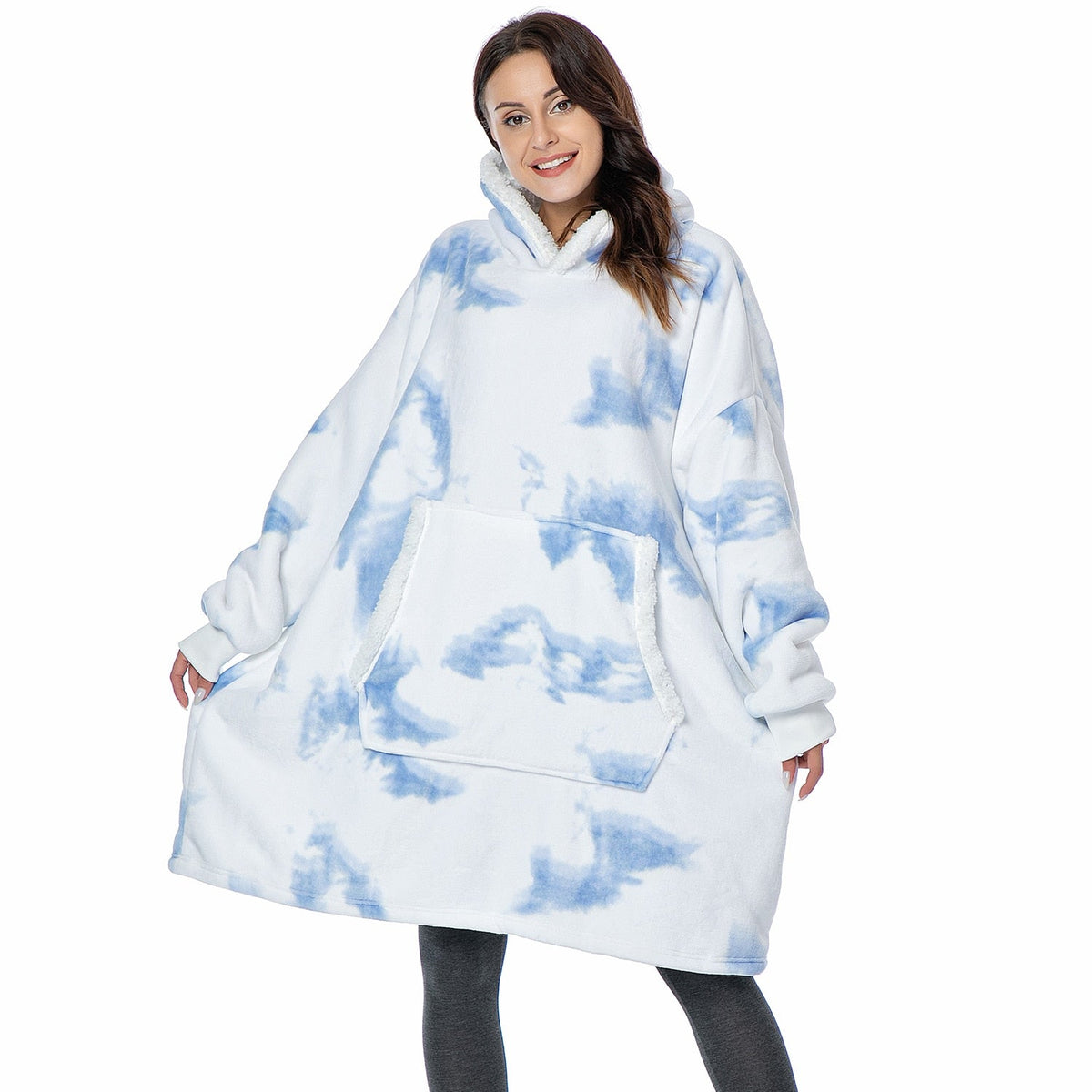 NOUVEAU RICHE Hoodie & Decke in Einem – Oversize Decke mit Ärmeln & Kapuze für Damen, Weicher Fleece mit Kängurutasche, 12 Farben – Luna