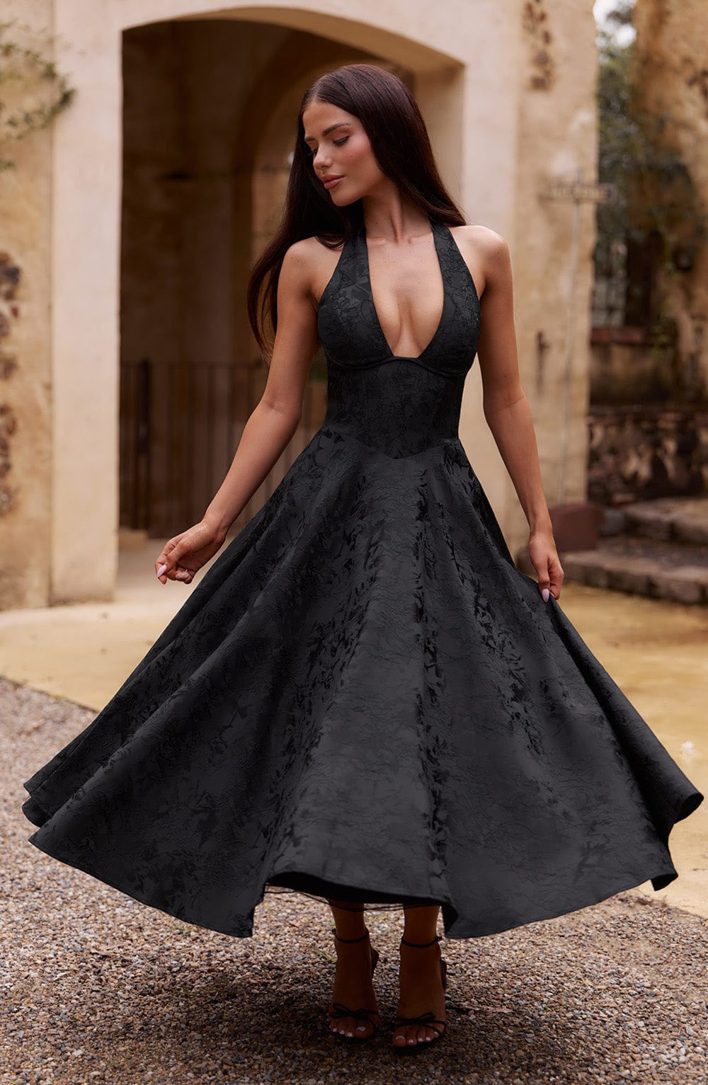 NOUVEAU RICHE Halterloses Midikleid Mit V-Ausschnitt Oberflächenstruktur Schwarz