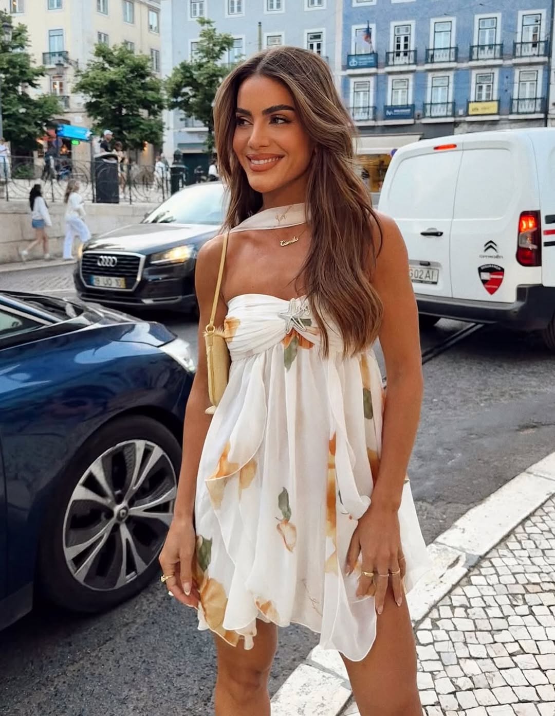 NOUVEAU RICHE Halterneck Mini Kleid Rüschen Und Blumenprint Sommerlook Weiß