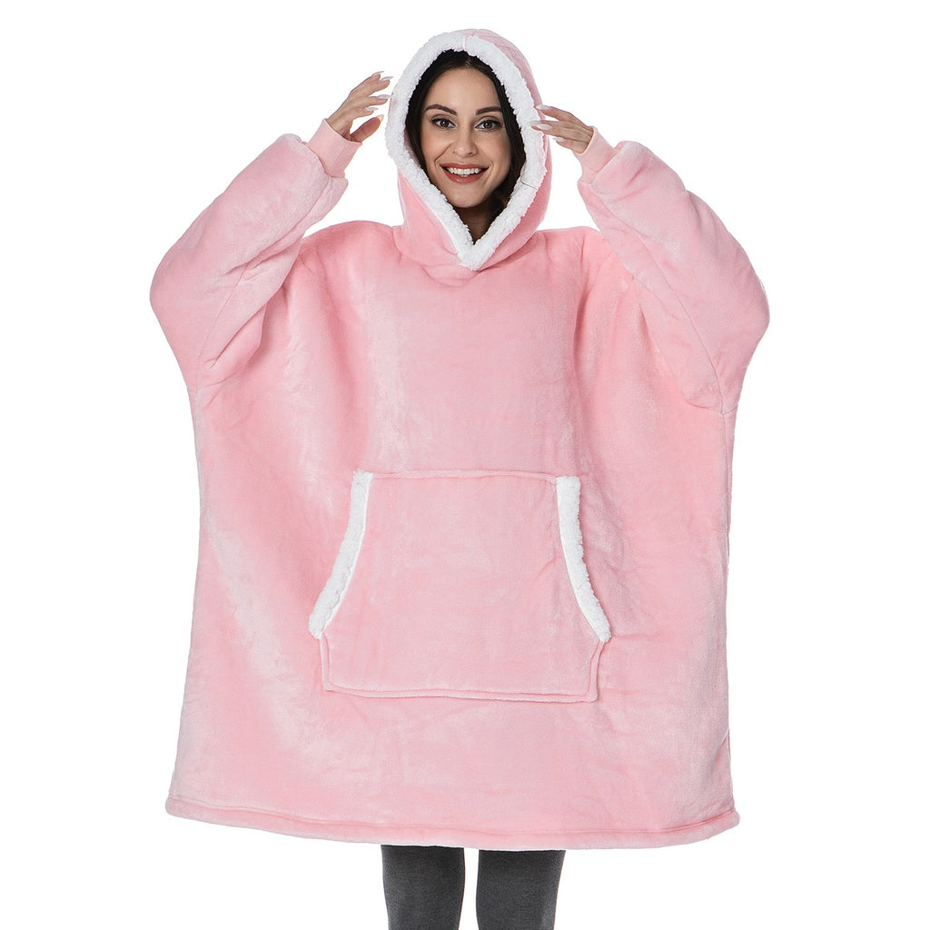 NOUVEAU RICHE Hoodie & Decke in Einem – Oversize Decke mit Ärmeln & Kapuze für Damen, Weicher Fleece mit Kängurutasche, 12 Farben – Luna