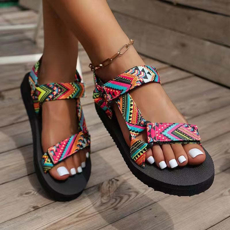 NOUVEAU RICHE Chloé | Damen Sandalen – Farbenfrohes Sommerdesign, Leichtes Tragegefühl & Modische Akzente Rot Stoff
