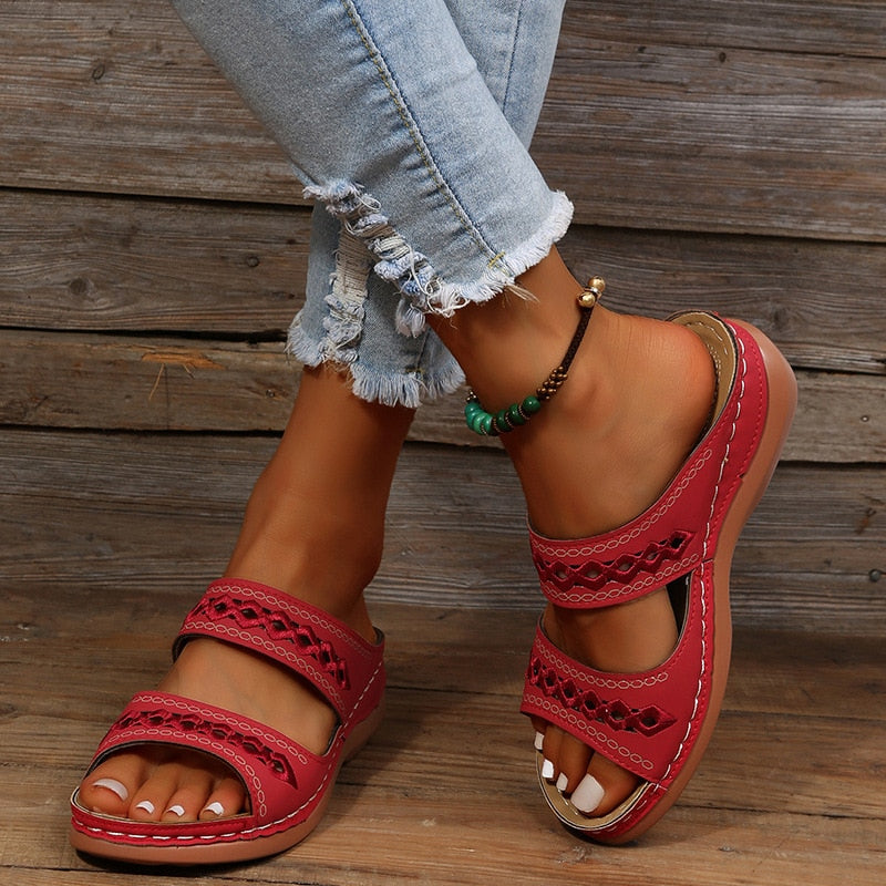 NOUVEAU RICHE Mechi | Damen Sandalen – Soft-Polsterung, Anatomisches Fußbett & Wolkenweiches Tragegefühl Rot