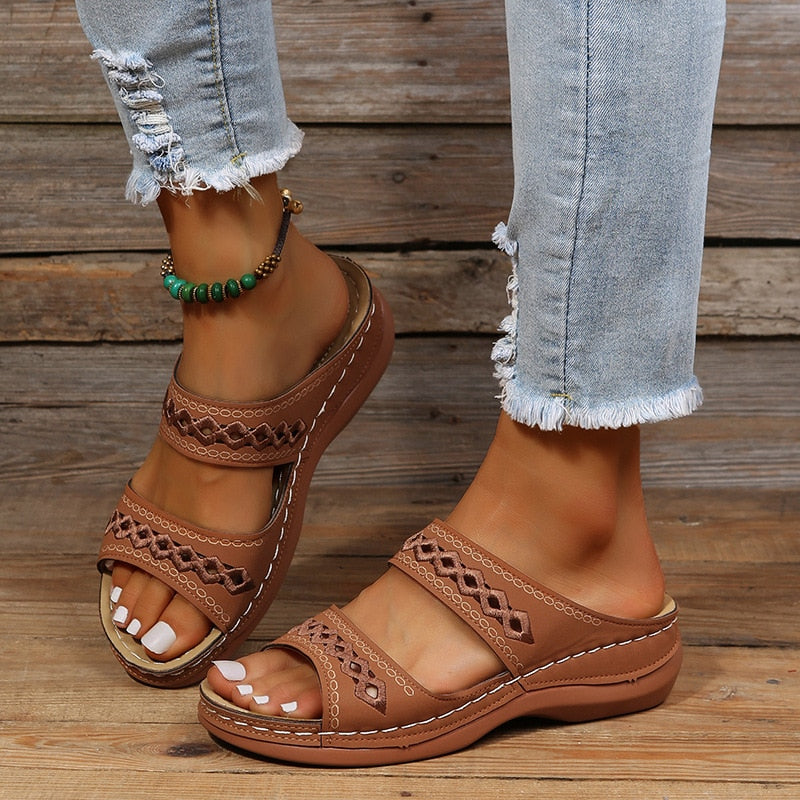 NOUVEAU RICHE Mechi | Damen Sandalen – Soft-Polsterung, Anatomisches Fußbett & Wolkenweiches Tragegefühl Dunkelbraun