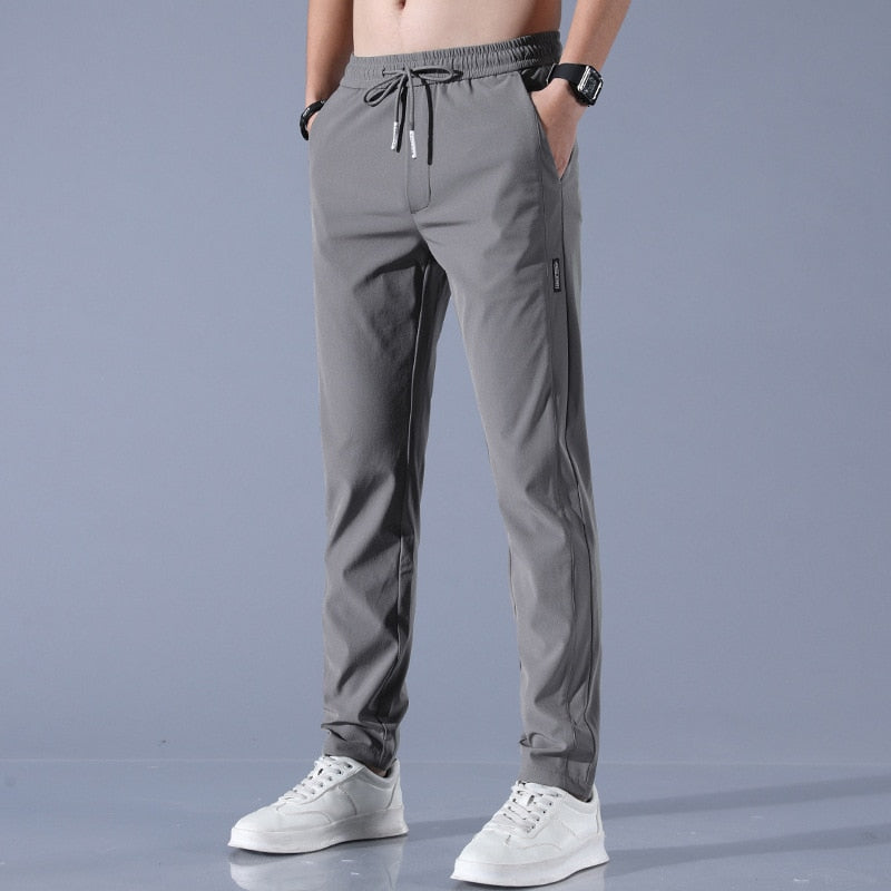NOUVEAU RICHE Herren Jogginghose Tapered Fit Elastischer Bund Kordelzug Dunkelgrau