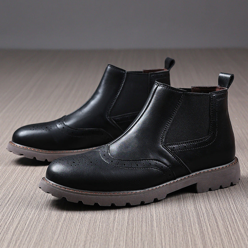 NOUVEAU RICHE Herren Chelsea Boots Leder mit Brogue-Details Schwarz
