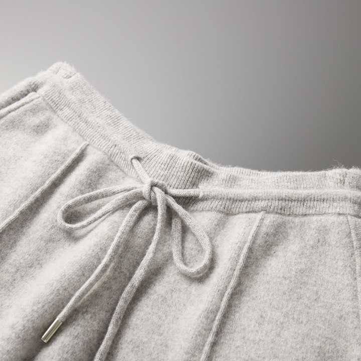 NOUVEAU RICHE Herren Hose Luxuriös und Bequem
