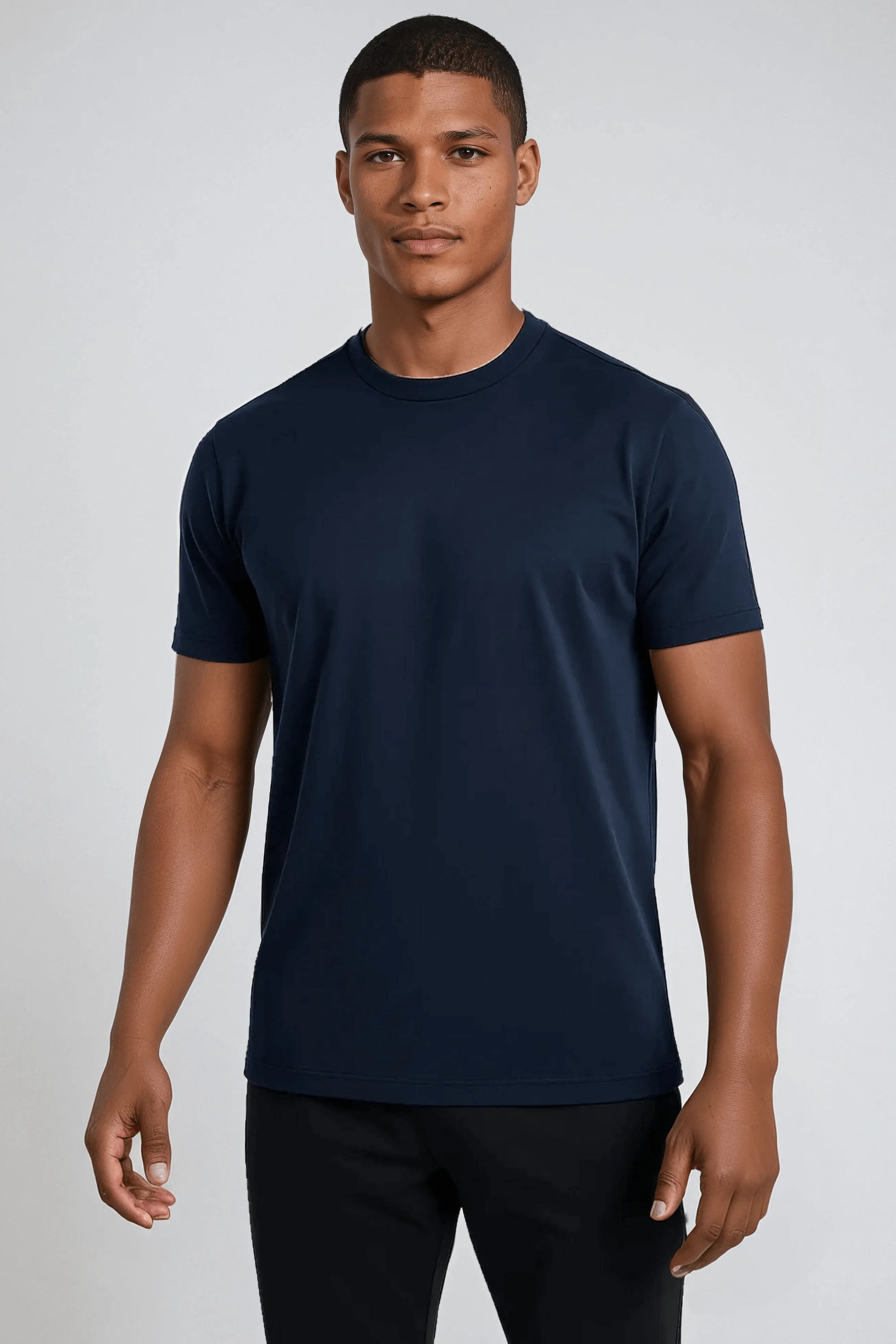 NOUVEAU RICHE Herren Slim Fit T-Shirt in Marineblau für Modebewusste Männer mit Bequemer Passform und Stilvollem Design