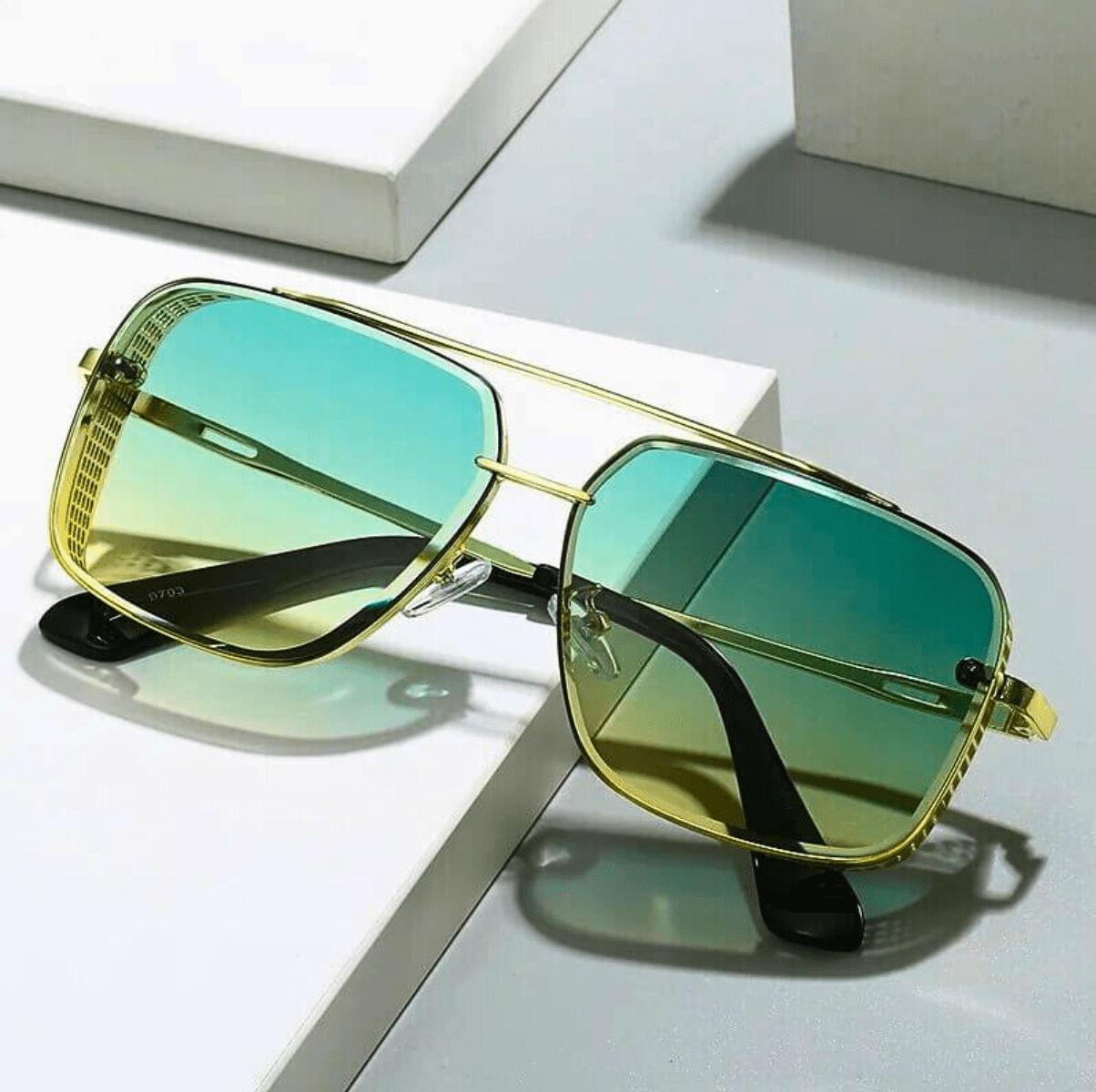 NOUVEAU RICHE Herren Sonnenbrille Metall UV400 Schutz Elegantes Design Grün