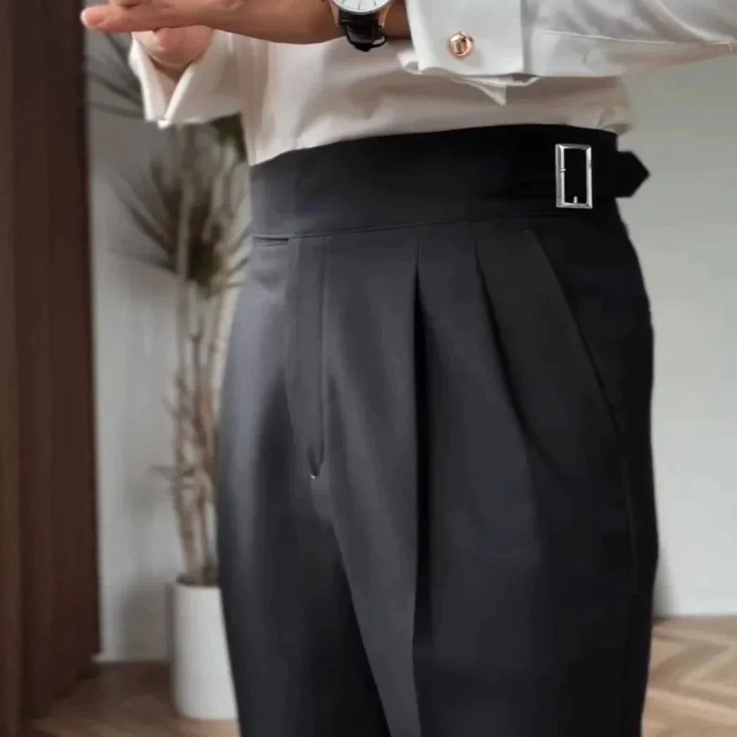 NOUVEAU RICHE Herrenhose Hohe Taille Passform Falten Verstellbare Schnalle Schwarz