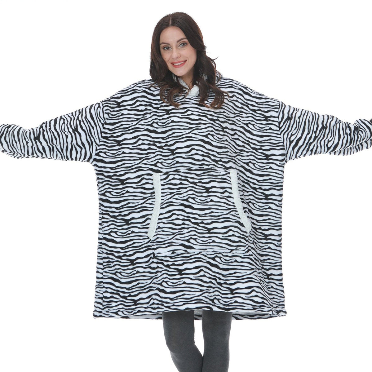 NOUVEAU RICHE Hoodie & Decke in Einem – Oversize Decke mit Ärmeln & Kapuze für Damen, Weicher Fleece mit Kängurutasche, 12 Farben – Luna