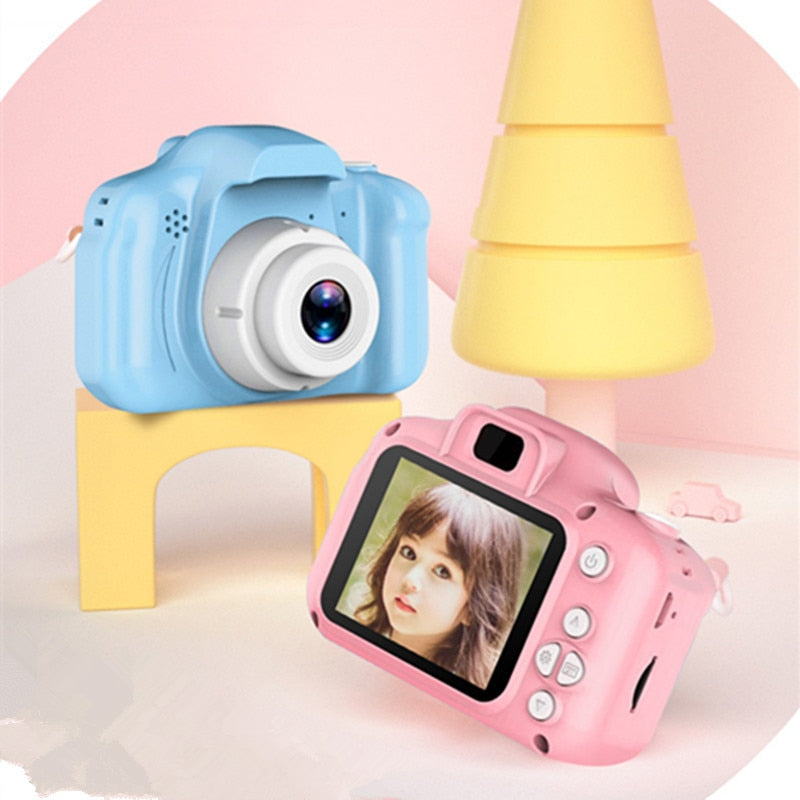 NOUVEAU RICHE ToyCam HD – Kinderkamera 1080p mit Foto & Video, stossfeste Hülle, inkl. 16-GB-Speicherkarte, Pink oder Blau