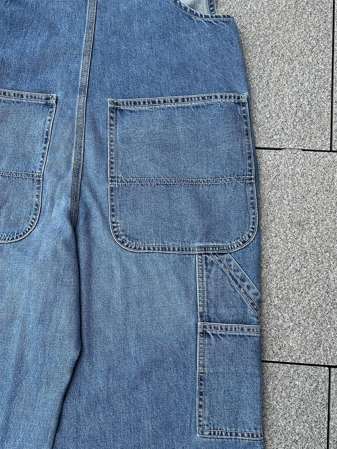 NOUVEAU RICHE Jeans-Latzhose Für Damen Aus Japanischem Denim Mit Vintage-Look Und Grünen Akzentnähten
