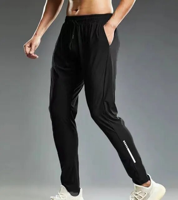 NOUVEAU RICHE Joggerhose Für Herren Slim Fit Mit Konischem Bein Elastischem Bund Und Kordelzug Für Bequemen Athleisure Stil Mit Seitentaschen Schwarz