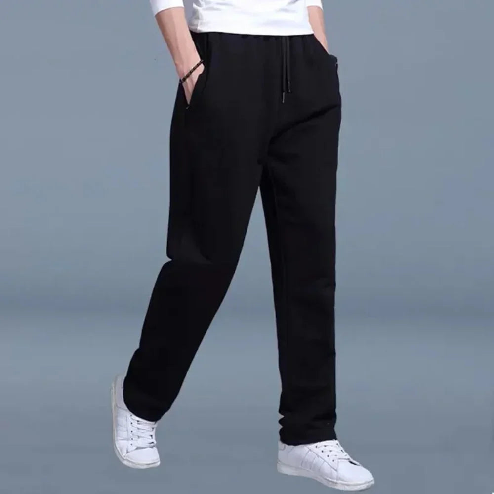 NOUVEAU RICHE Jogginghose Für Herren Mit Relaxed Fit Aus Atmungsaktivem Mischgewebe Elastischer Bund Und Seitentaschen Schwarz