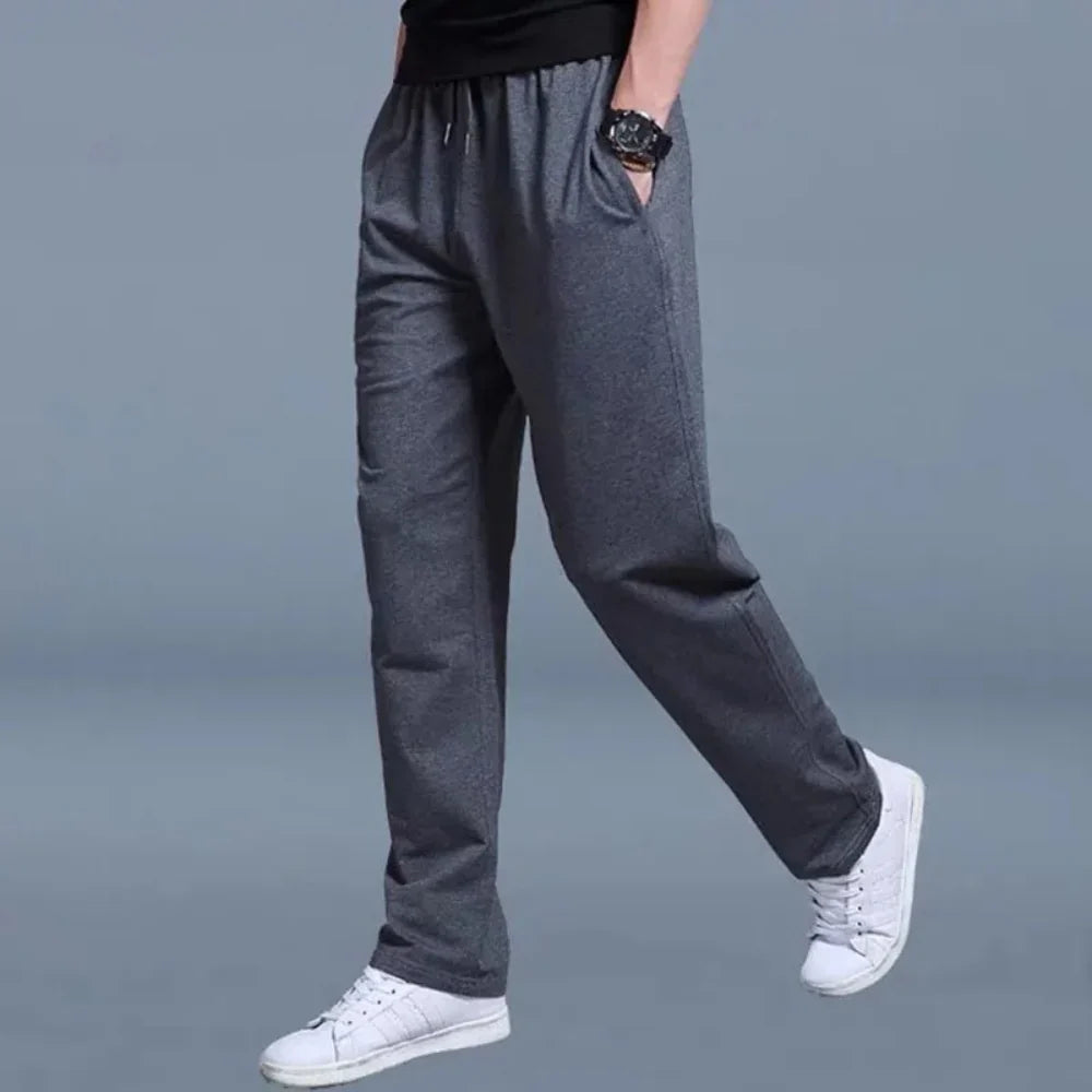 NOUVEAU RICHE Jogginghose Für Herren Mit Relaxed Fit Aus Atmungsaktivem Mischgewebe Elastischer Bund Und Seitentaschen Dunkelgrau