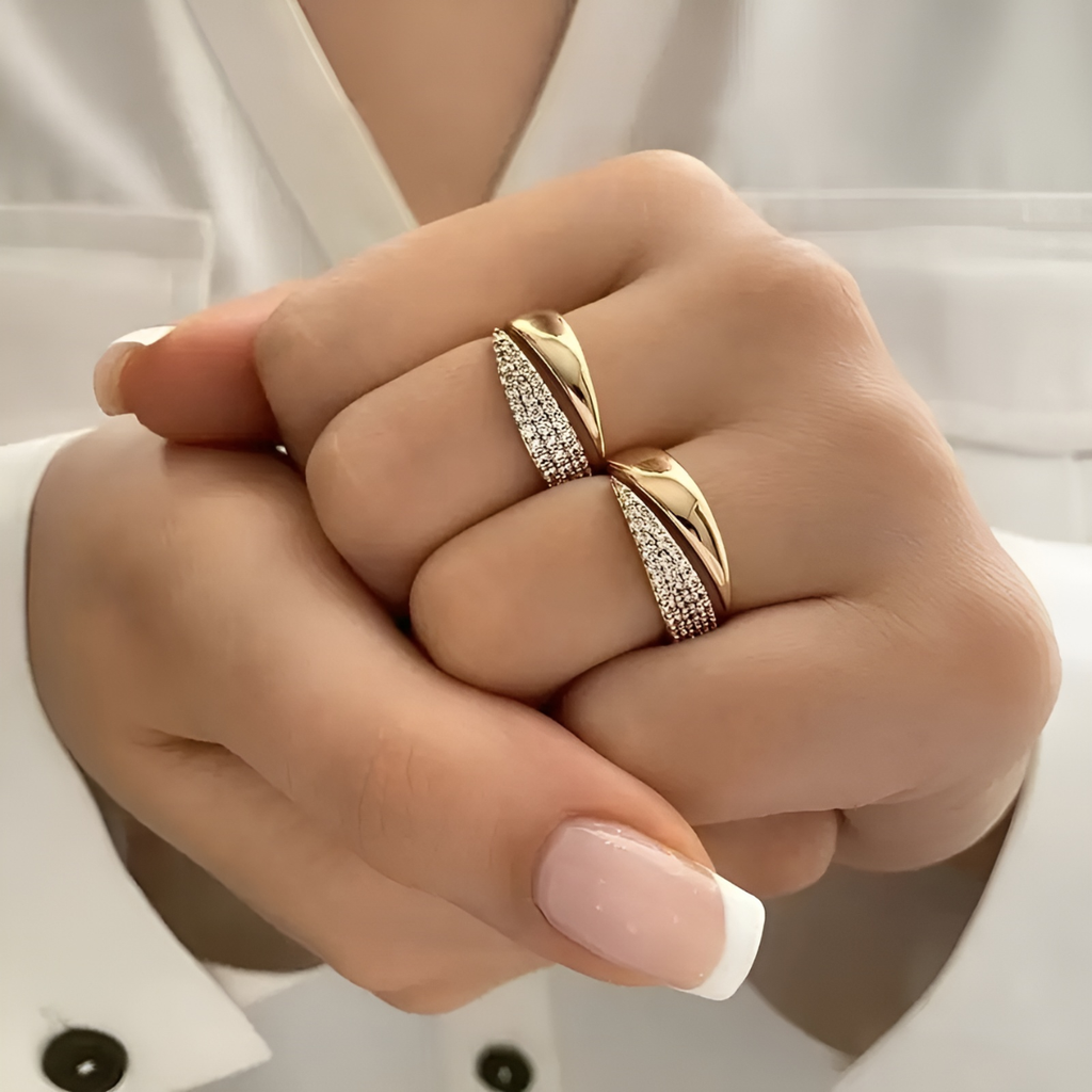 NOUVEAU RICHE Eleganter Haven Ring Schmuckstück Accessoire Stil Komfort Selbstbewusstsein Gold Verstellbar