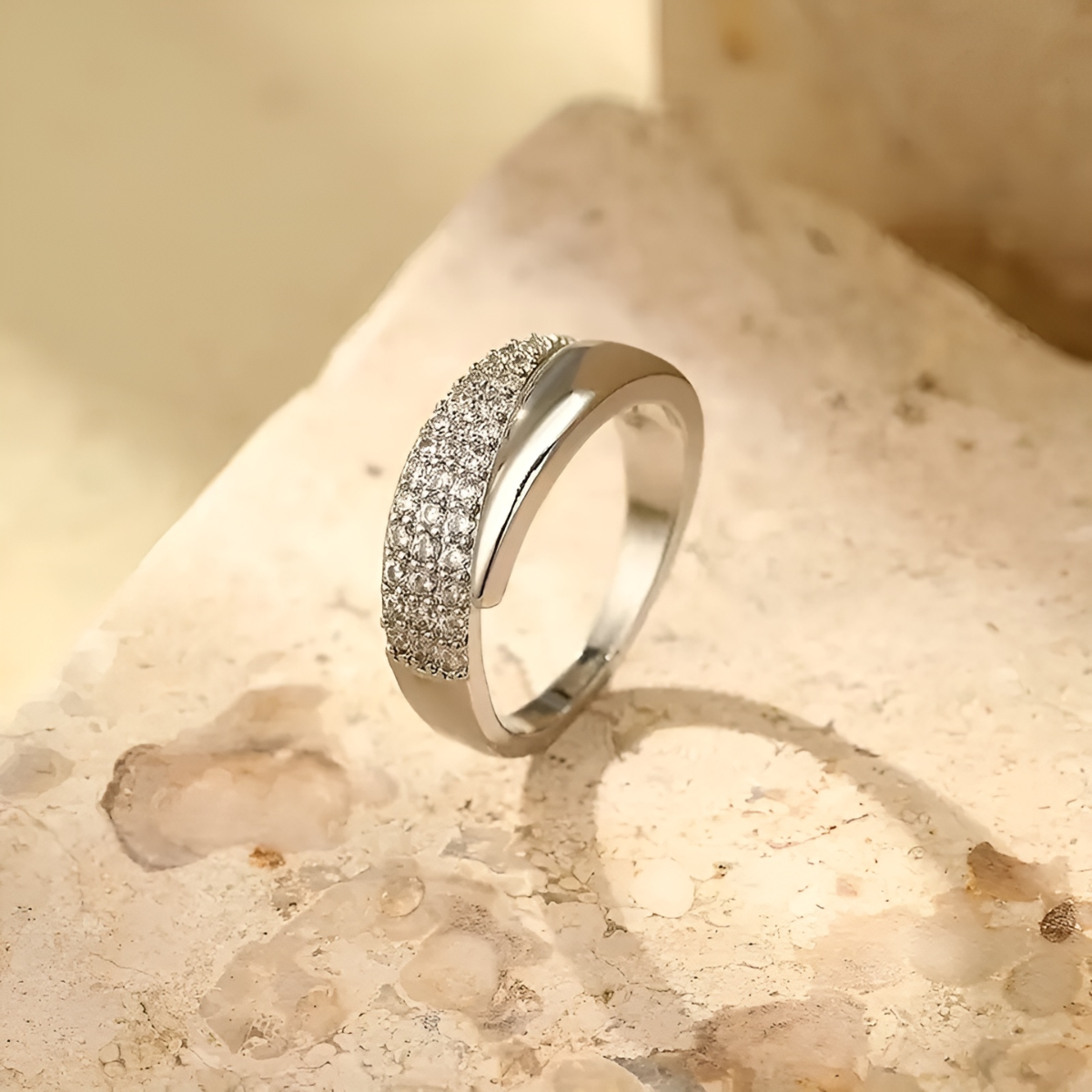 NOUVEAU RICHE Eleganter Haven Ring Schmuckstück Accessoire Stil Komfort Selbstbewusstsein