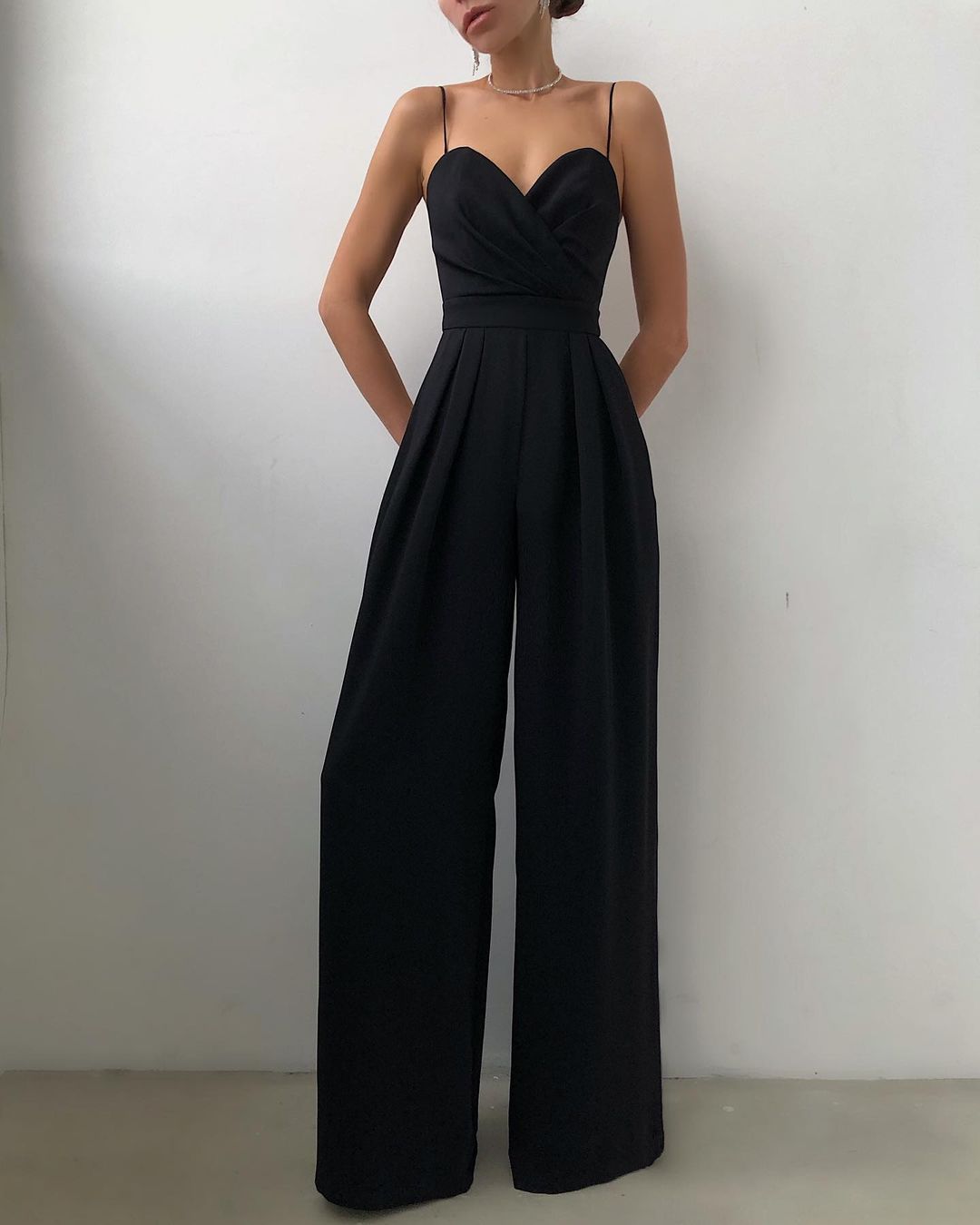 NOUVEAU RICHE Eleganter Jumpsuit Hohe Taille Gerades Bein Spaghettiträger Schwarz