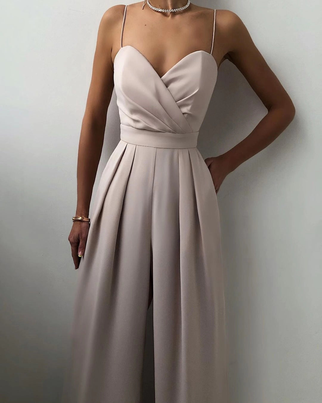 NOUVEAU RICHE Eleganter Jumpsuit Hohe Taille Gerades Bein Spaghettiträger Beige