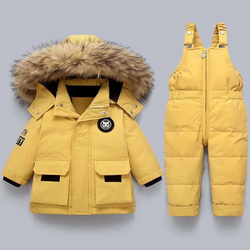 NOUVEAU RICHE Schneeanzug Kinder 2-teilig – Gesteppte Winterjacke mit Kapuze & Hose, 6 Farben, 2-6 Jahre – Hermosa Gelb