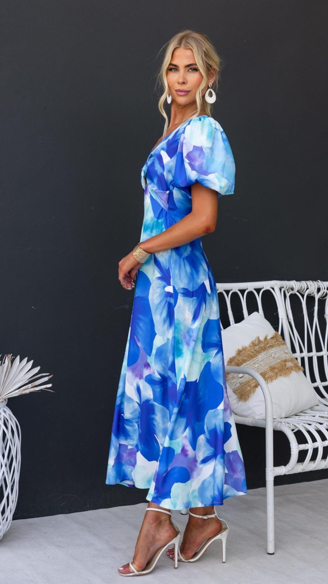 NOUVEAU RICHE Kleid Blaues Florales V-Ausschnitt Twist-Akzent Midi Kleid Blau