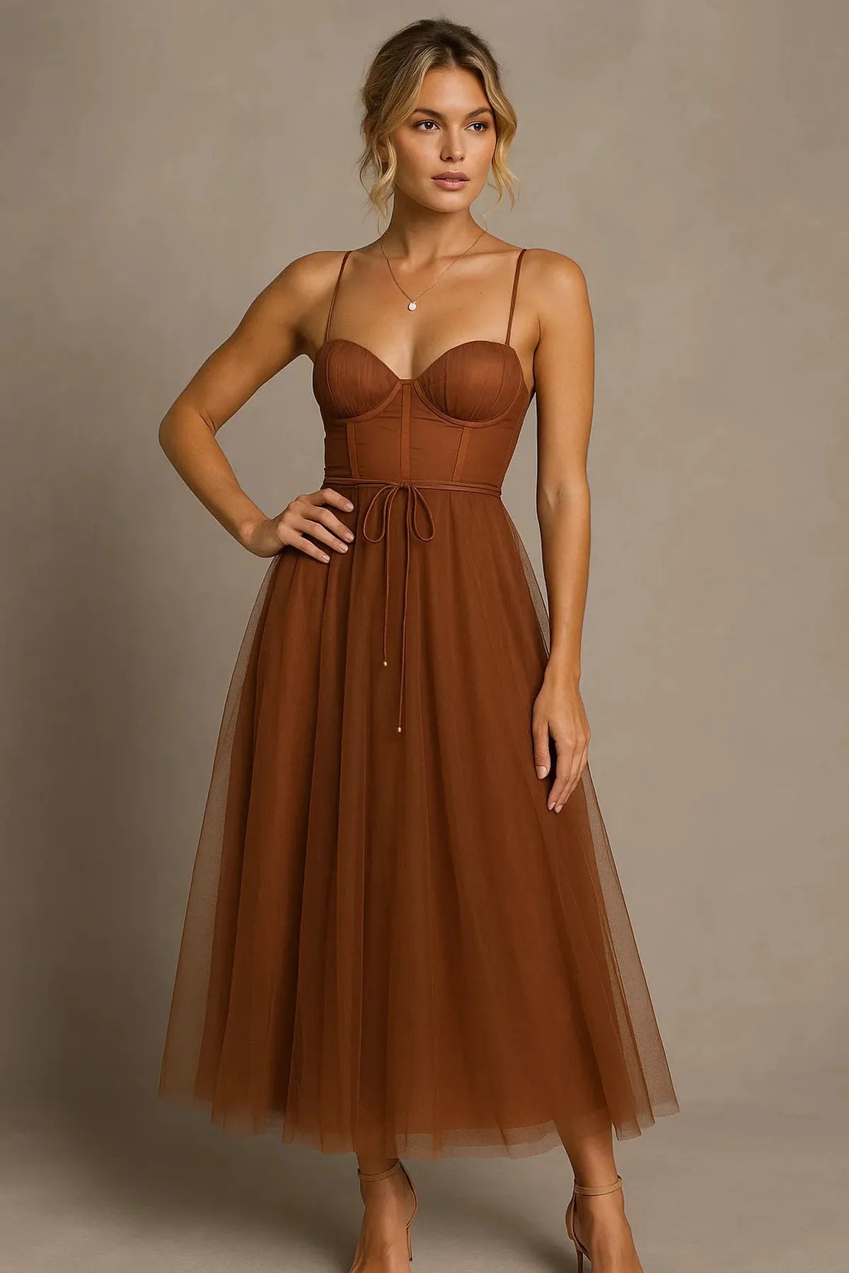 NOUVEAU RICHE Elegantes Ärmelloses Chiffon-Korsett-Midikleid mit Tüll Braun