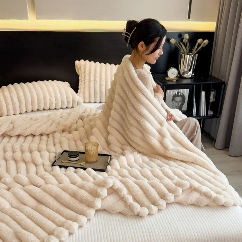 NOUVEAU RICHE Kuscheldecke Korallenfleece 150x200 cm für Bett und Sofa