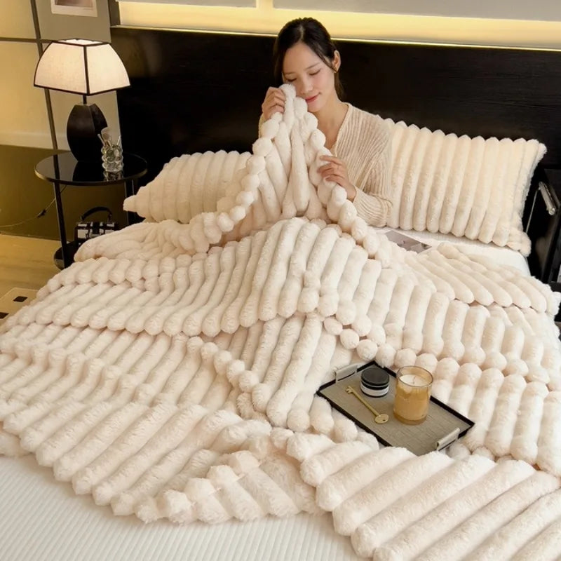 NOUVEAU RICHE Kuscheldecke Korallenfleece 150x200 cm für Bett und Sofa