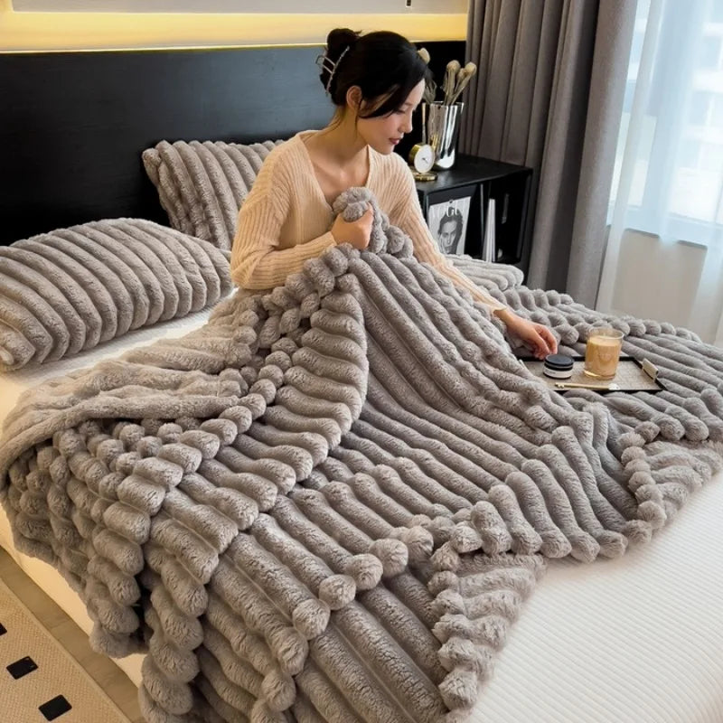 NOUVEAU RICHE Kuscheldecke Korallenfleece 150x200 cm für Bett und Sofa