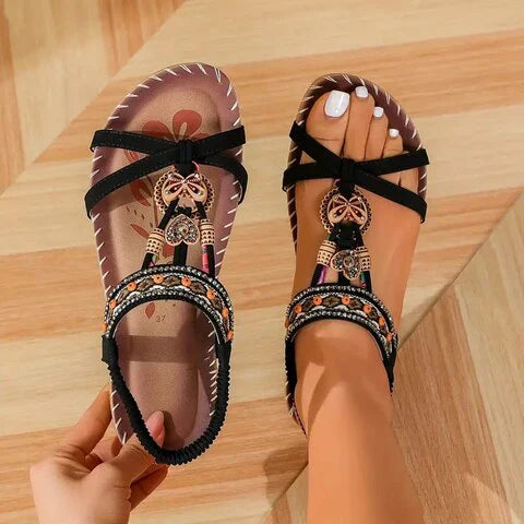 NOUVEAU RICHE Damen Boho-Sandalen – Flache Sohle & Natürlicher Ethno-Look Schwarz