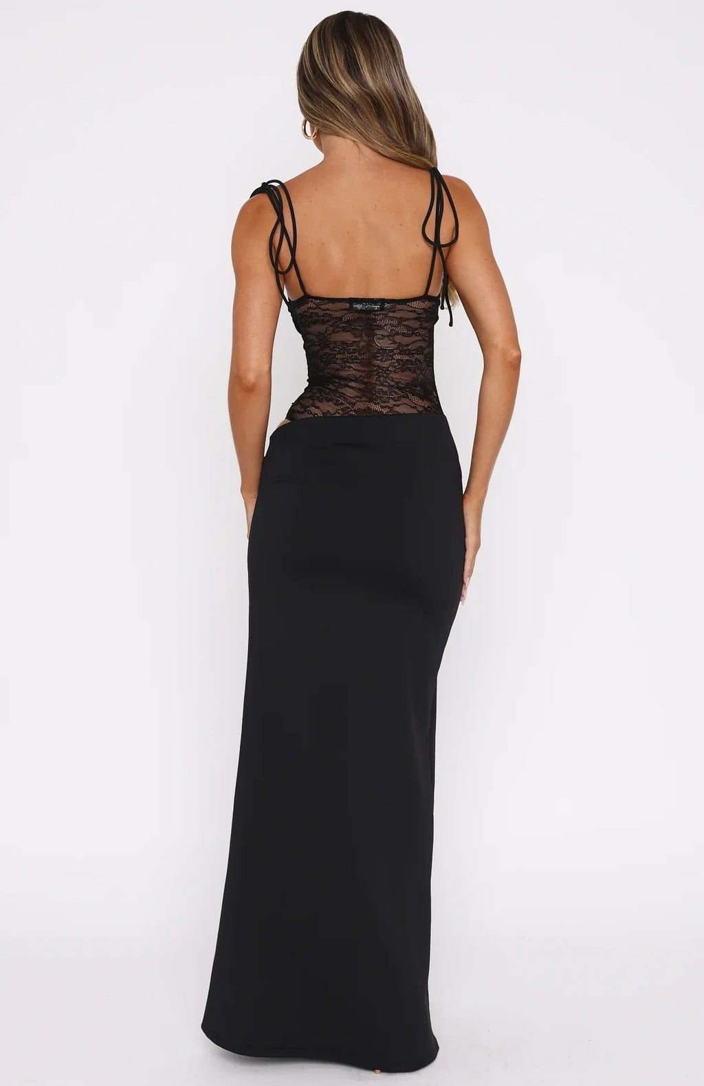 NOUVEAU RICHE Rose | Langes figurbetontes Damenkleid – Spitze & Schnürträger
