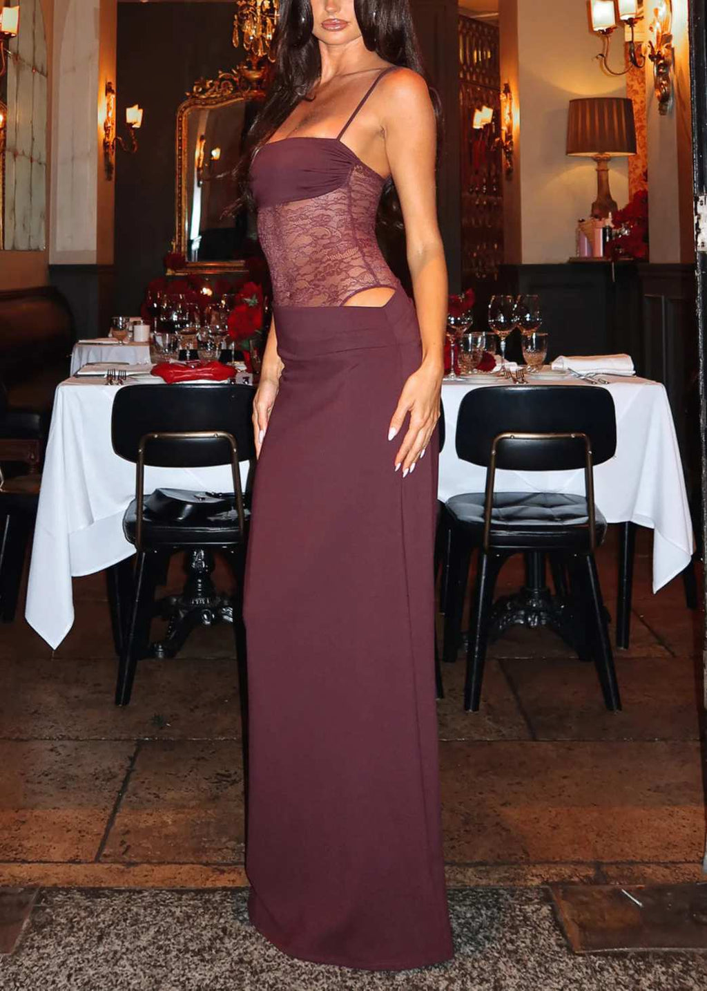 NOUVEAU RICHE Rose | Langes figurbetontes Damenkleid – Spitze & Schnürträger