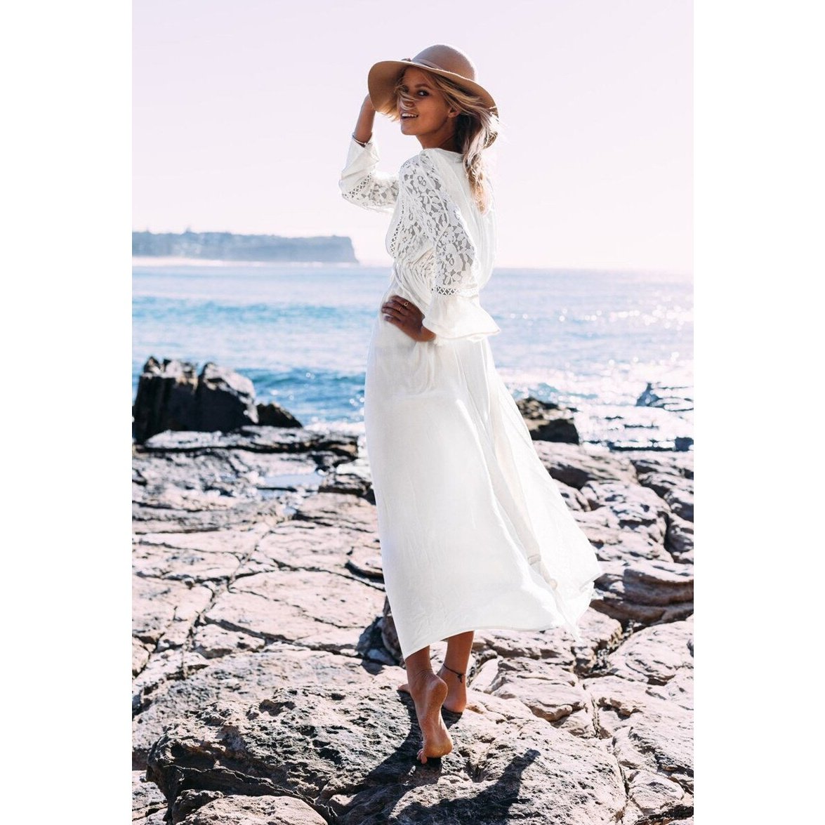 NOUVEAU RICHE Langes Weißes Boho Kleid Mit Passform Tiefem Ausschnitt