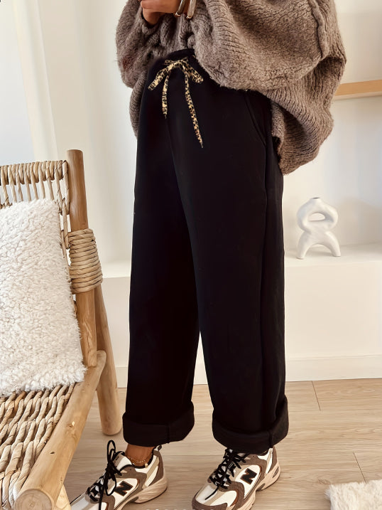 NOUVEAU RICHE Damen Weiße Hose Weiten Schnitt Lockere Passform Hohen Bund Schwarz