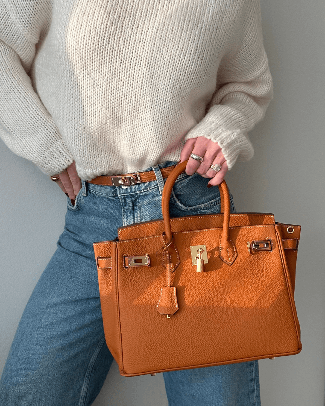NOUVEAU RICHE Lederhandtasche Geräumiger Innenraum Vielseitig Praktisch
