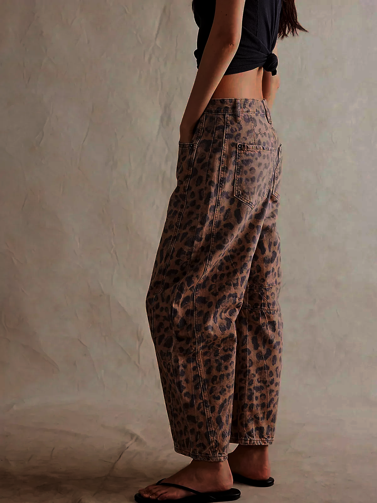 NOUVEAU RICHE Barrel Jeans Mit Leopardenmuster Mittelhohe Passform