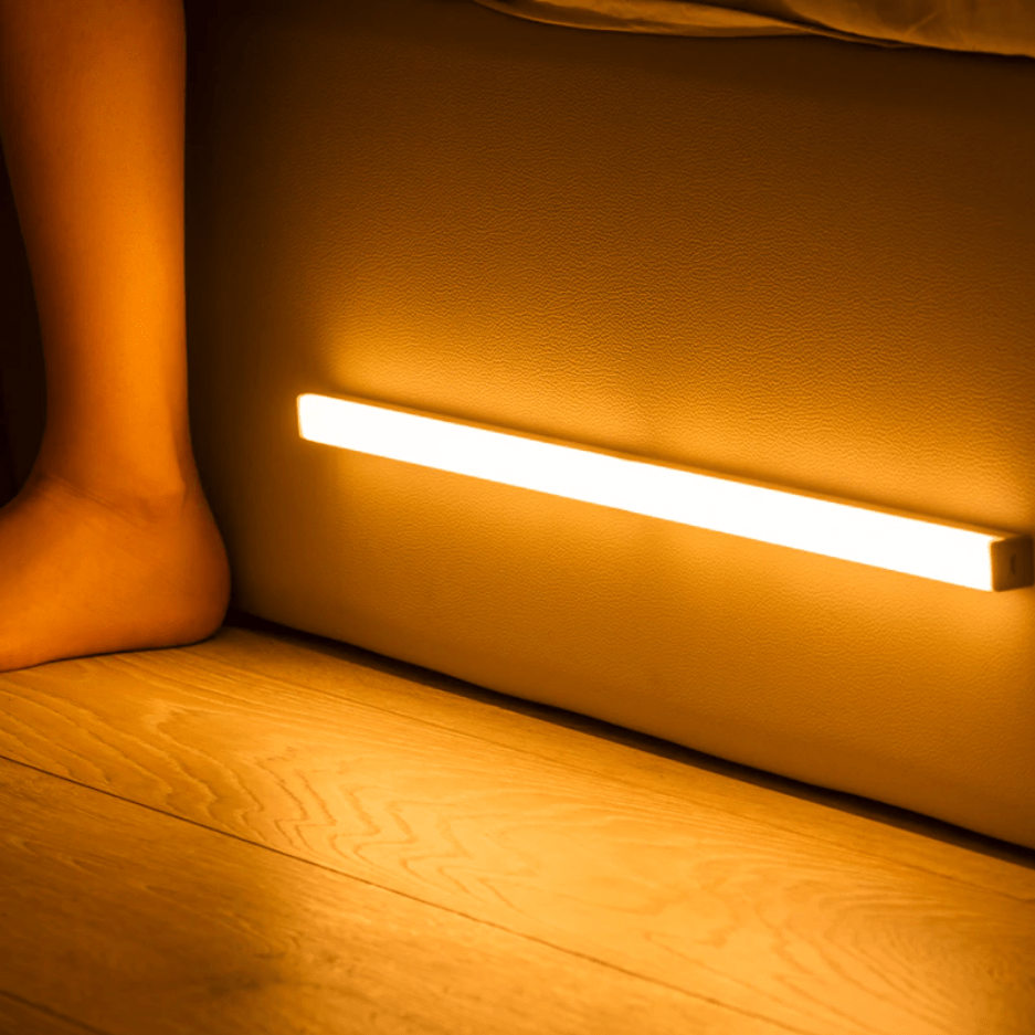 NOUVEAU RICHE LED-Lichtleiste mit Bewegungsmelder – Kabellose Schrankbeleuchtung & Nachtlicht, Warmweiss oder Kaltweiss, USB, 20–50 cm