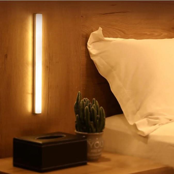 NOUVEAU RICHE LED-Lichtleiste mit Bewegungsmelder – Kabellose Schrankbeleuchtung & Nachtlicht, Warmweiss oder Kaltweiss, USB, 20–50 cm