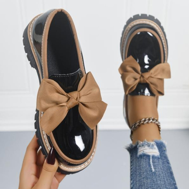 NOUVEAU RICHE Vyssion | Stil und Komfort Glänzende Damen Loafer Beige