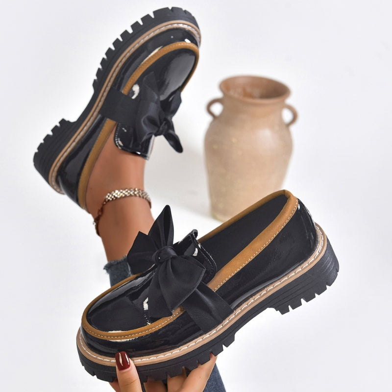 NOUVEAU RICHE Vyssion | Stil und Komfort Glänzende Damen Loafer Schwarz