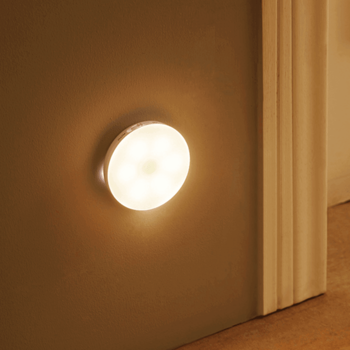 NOUVEAU RICHE Lampe mit Bewegungsmelder – Kabellose LED-Schranklampe für Schrank, Flur & Treppe, Batterie oder USB, Warm-/Kaltweiss – MoveLight